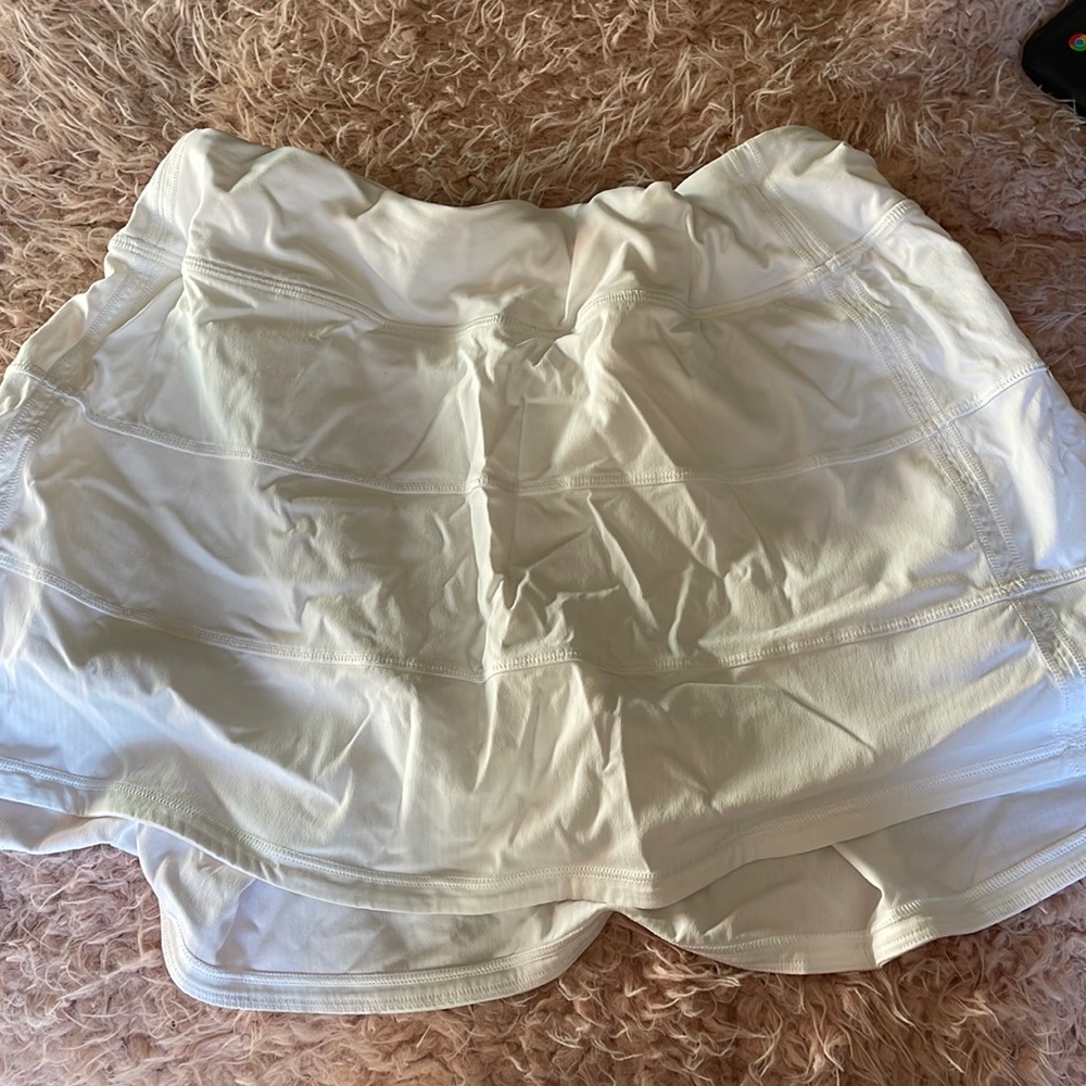WHITE LULULEMON PACE RIVAL SKIRT